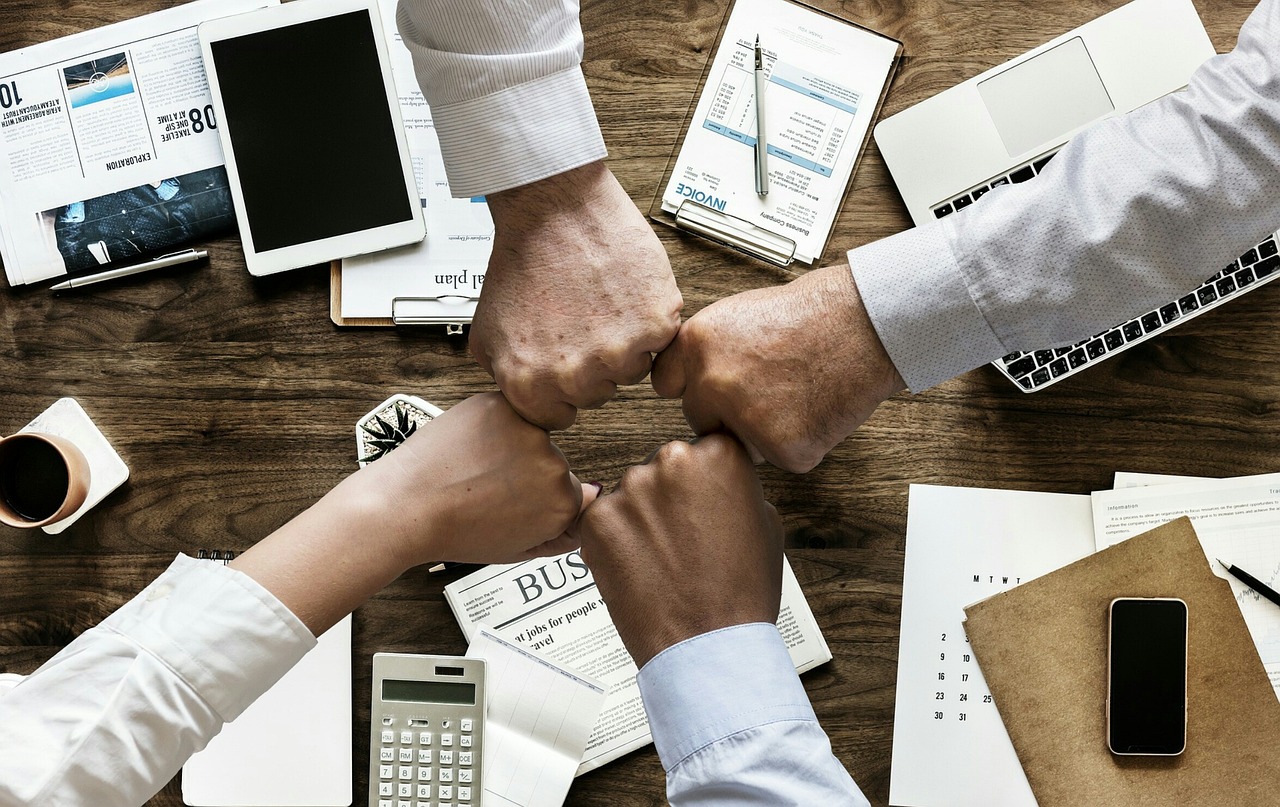 Using Alternative Income & Non-Standard Finances to Meet the UK Spouse Visa Financial Requirement